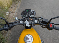 MOTO GUZZI V7 II STONE 1ERE MAIN